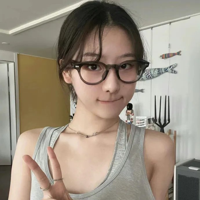 圆月迷离花